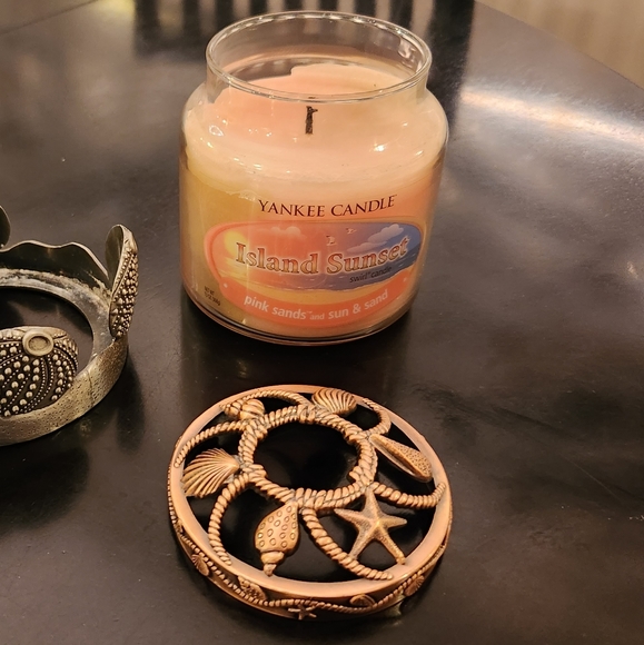 Beach-themed candle & accessories 🐚 - Picture 2 of 14